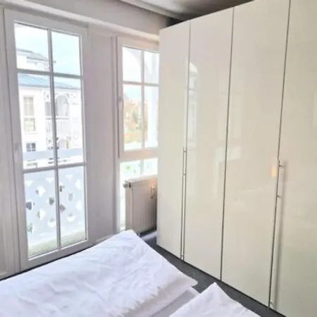 With Balcony And Ahoi Discount Apartment Sellin (Rugen)